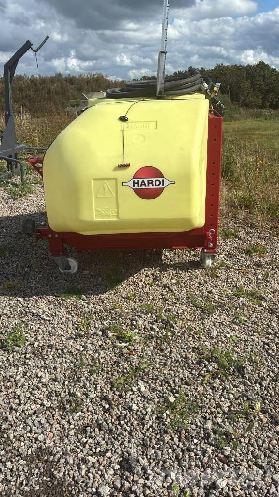 Hardi Fronttank Zamontowane opryskiwacze