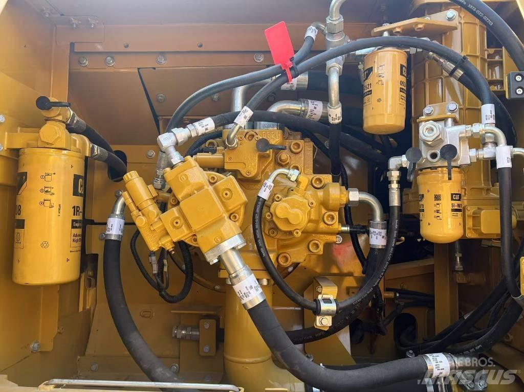 CAT 330 D Koparki gąsienicowe
