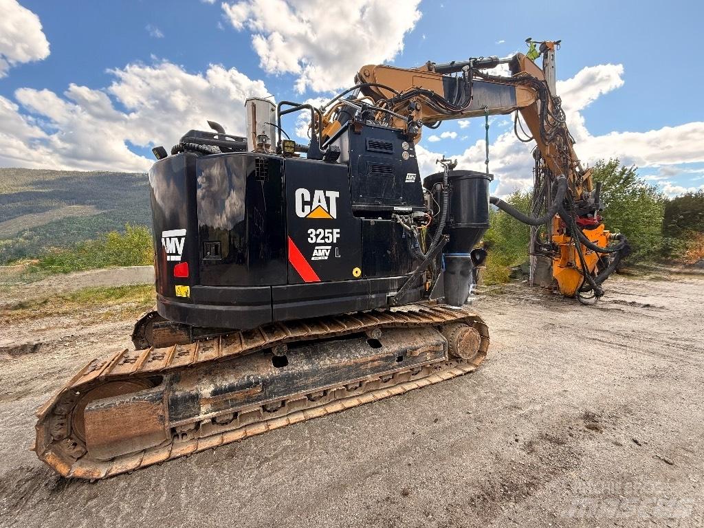 CAT 325 FL CR Koparki specjalne