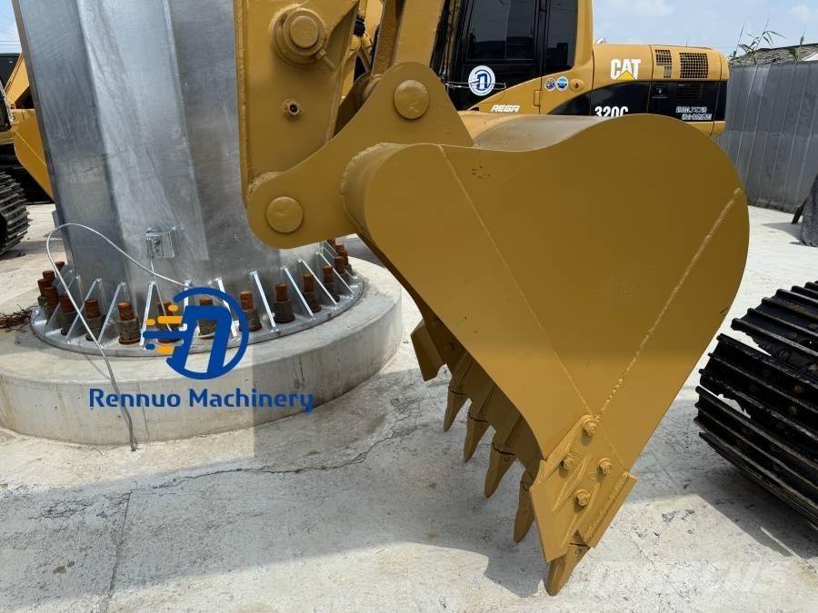 CAT 320B Koparki gąsienicowe