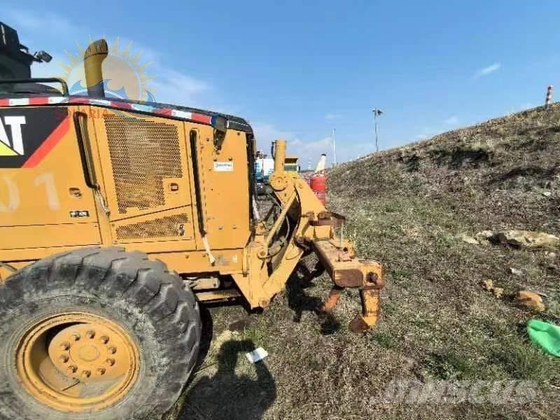 CAT 140 M Równiarki