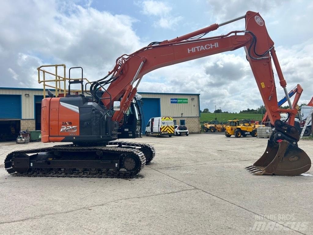 Hitachi ZX225 USLC-7 Koparki gąsienicowe