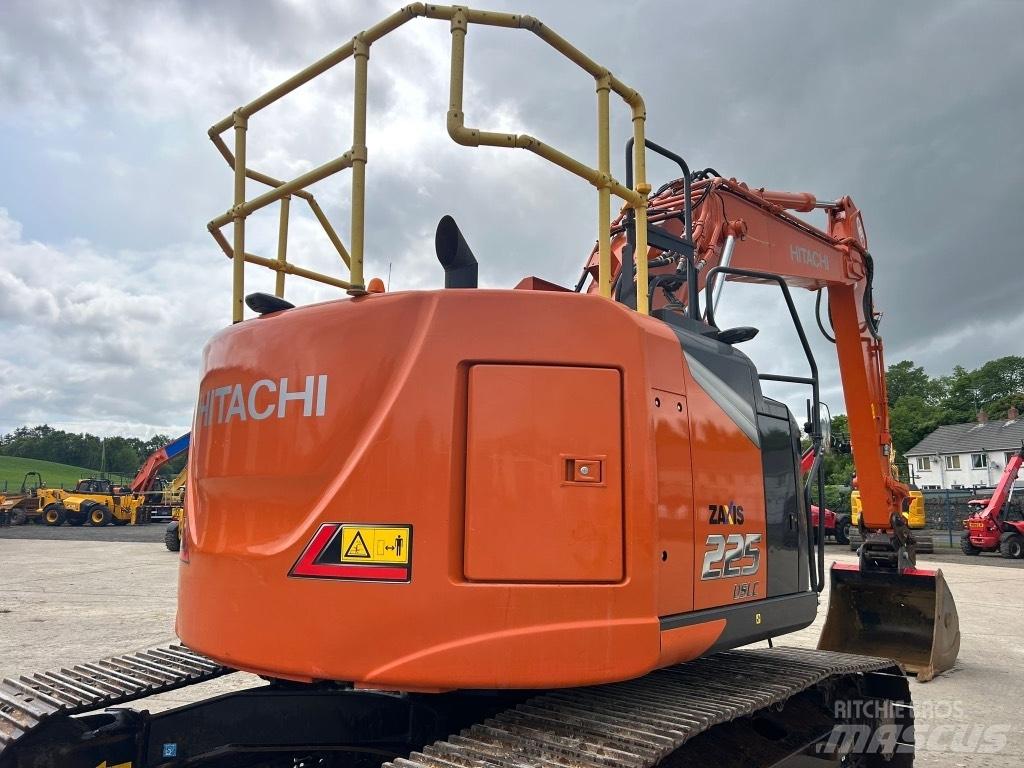 Hitachi ZX225 USLC-7 Koparki gąsienicowe