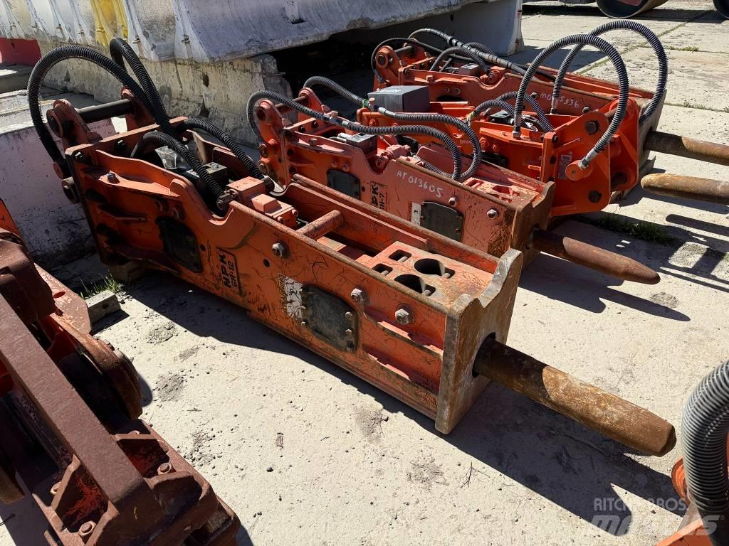 NPK GH 12 Młoty hydrauliczne