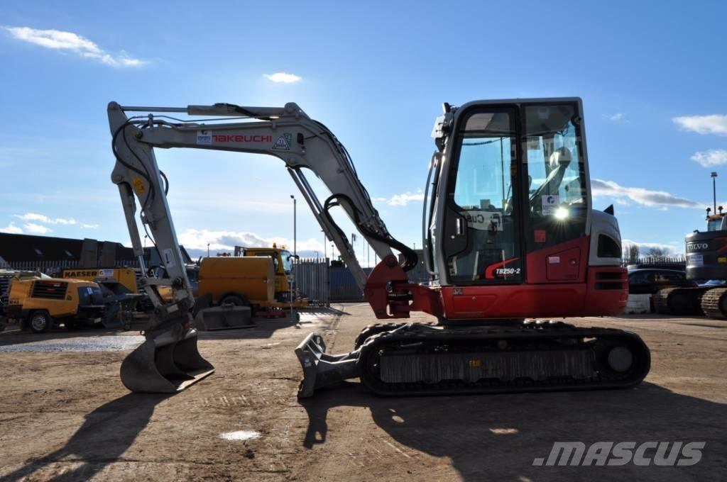 Takeuchi TB 250-2 Minikoparki