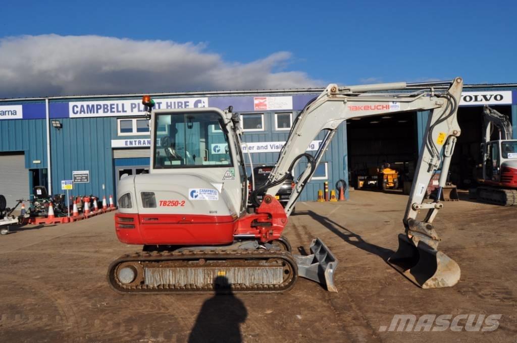 Takeuchi TB 250-2 Minikoparki