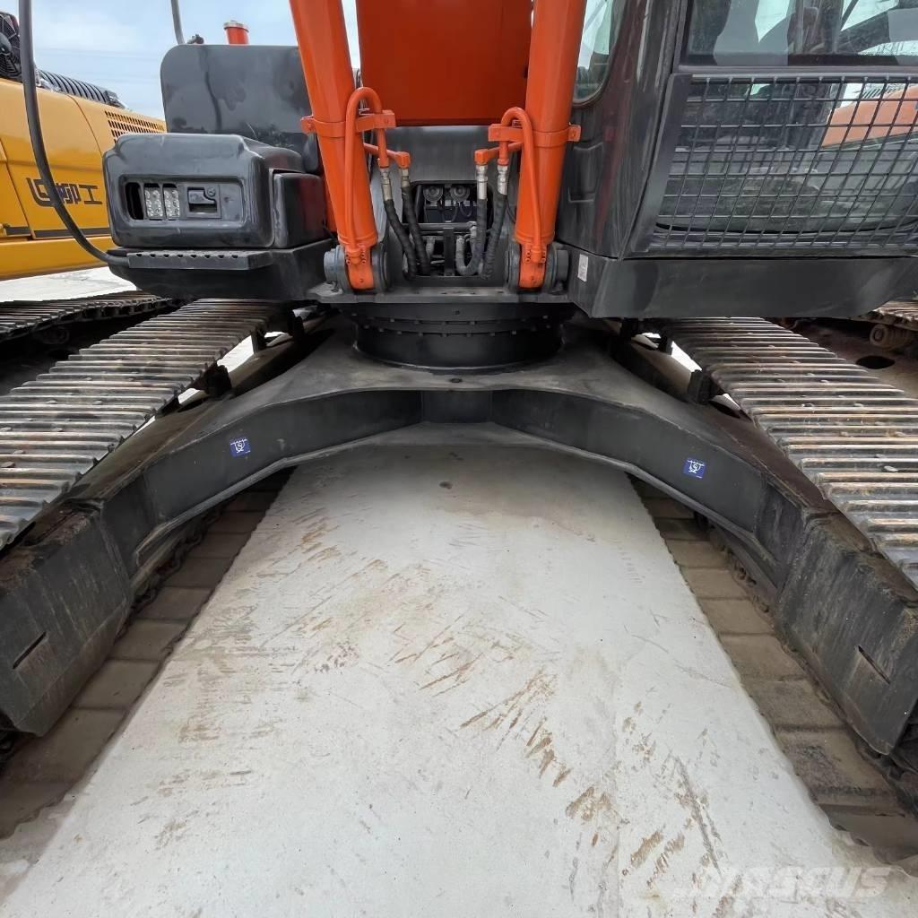 Hitachi ZX 240 Koparki gąsienicowe