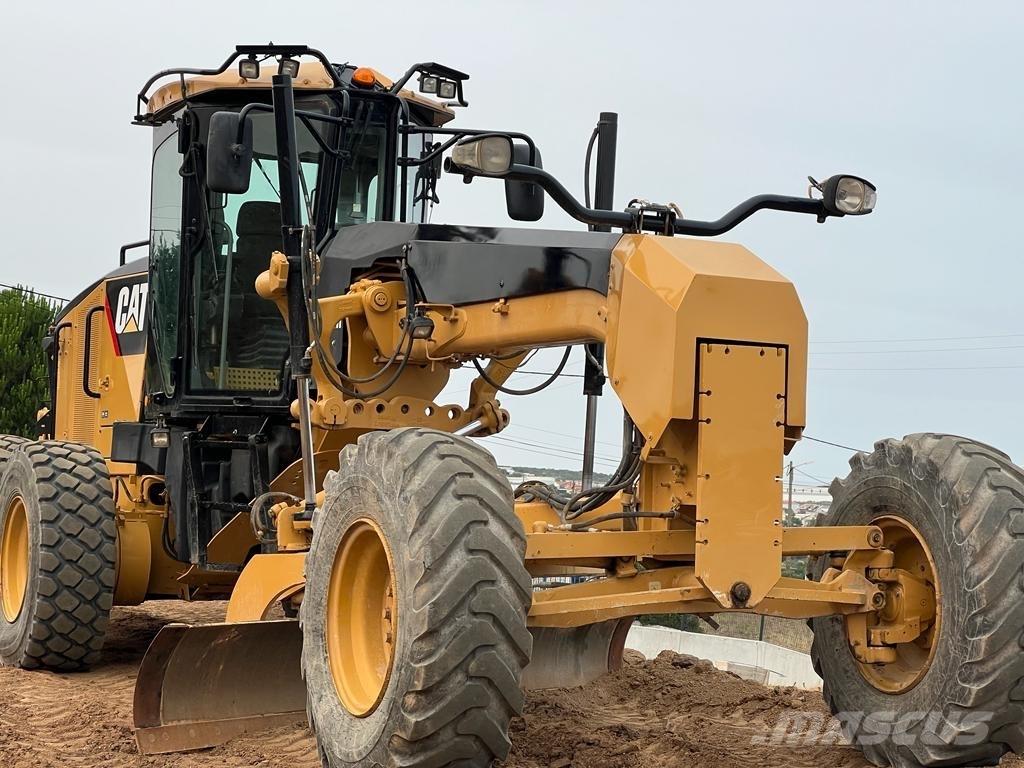 CAT 120 M Równiarki