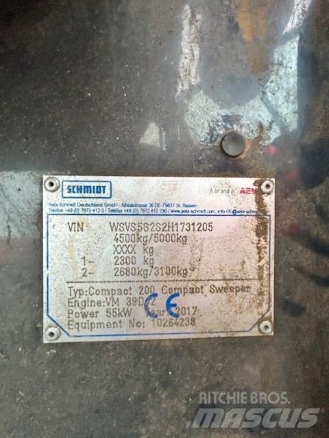 Schmidt Compact 200 Zamiatarki - Zgarniarki - Odśnieżarki