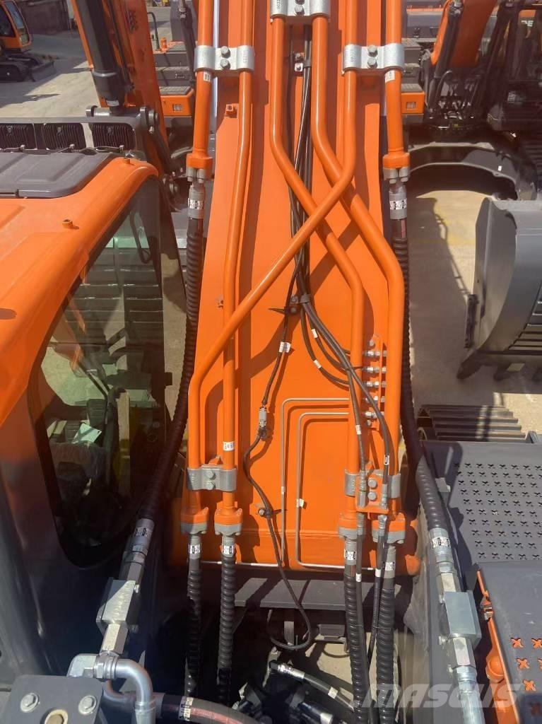 Develon DX 400 Koparki gąsienicowe