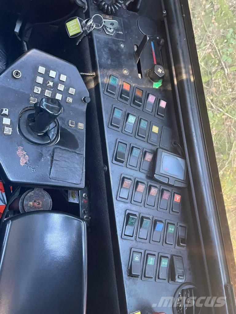 Sampo-Rosenlew 1066 Harwestery