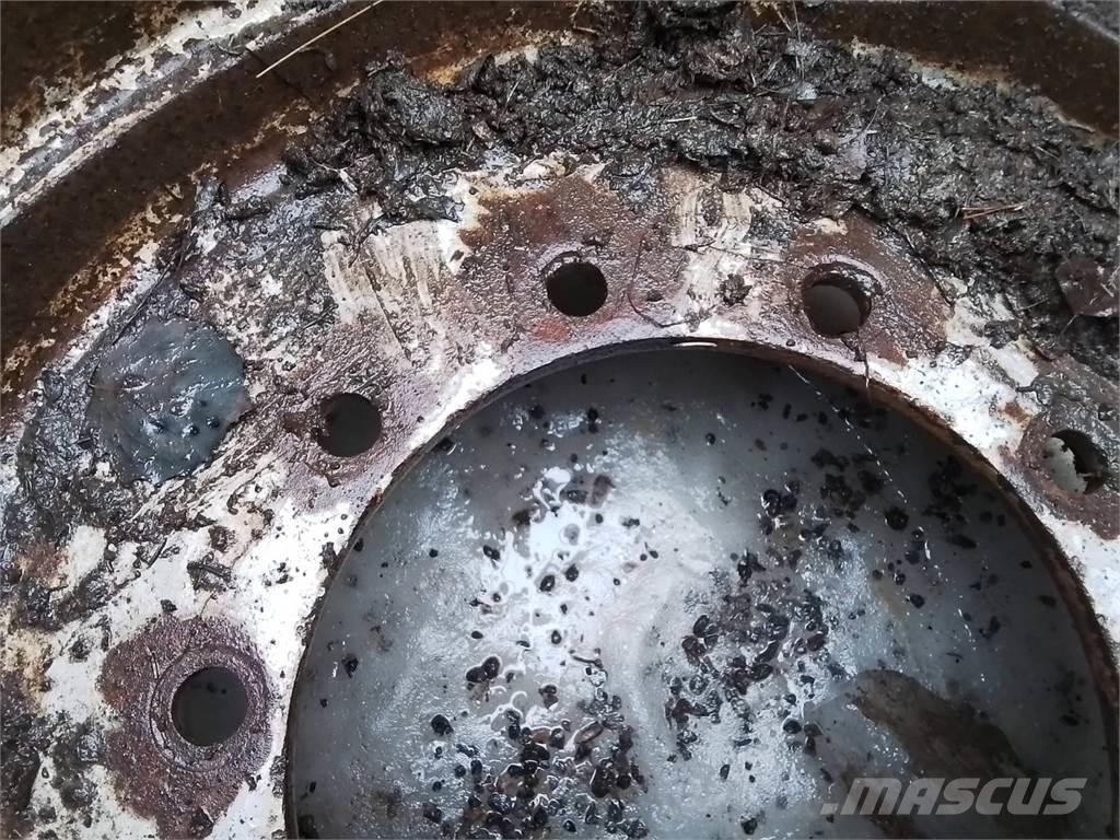 Valmet 890 26x26,5 Opony, koła i felgi