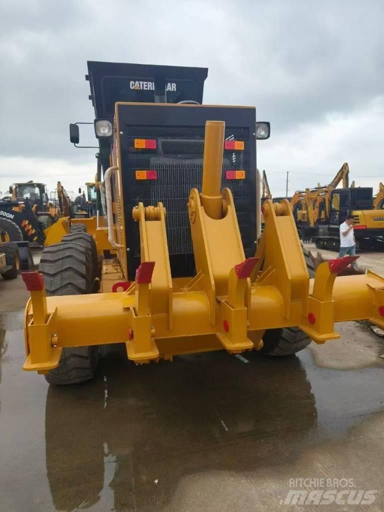 CAT 140K Równiarki