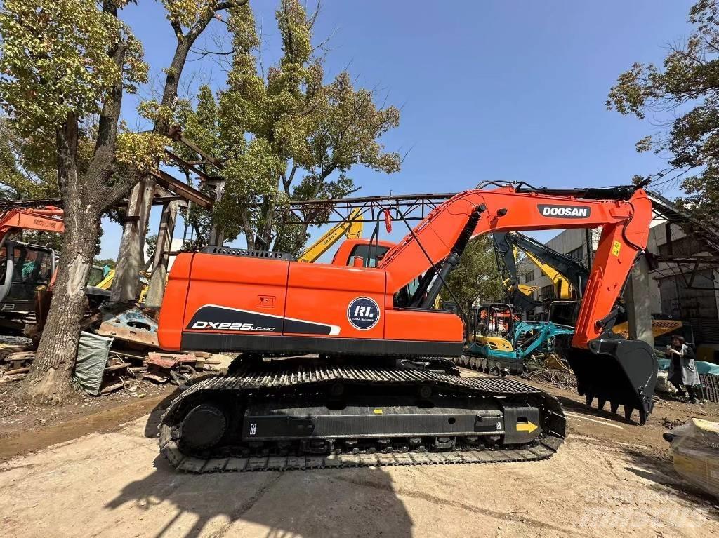 Doosan DX 225 LC-9 Koparki gąsienicowe