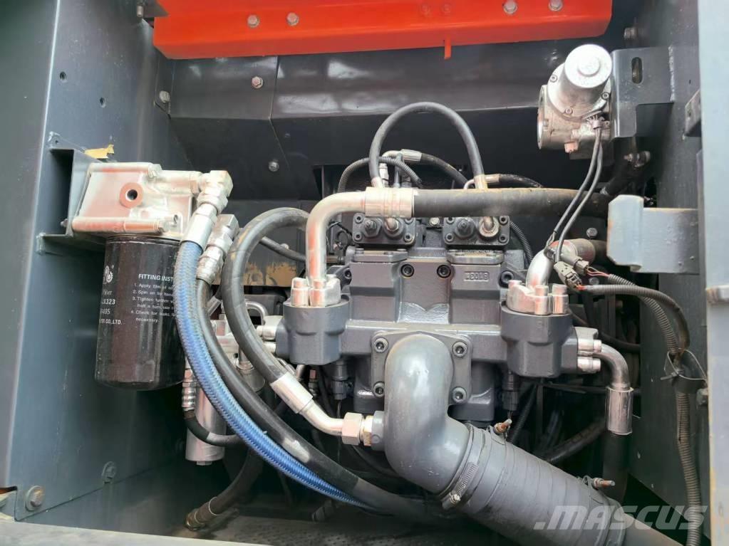 Hitachi ZX 240 HG Koparki gąsienicowe