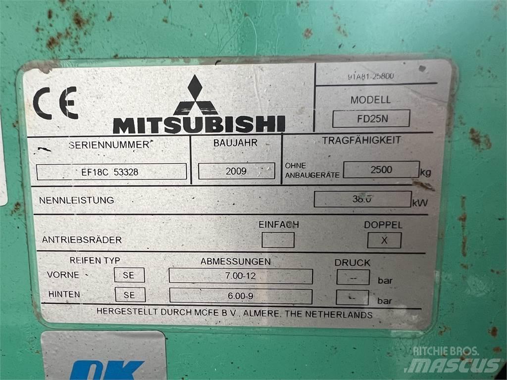 Mitsubishi FD25N Wózki Diesla