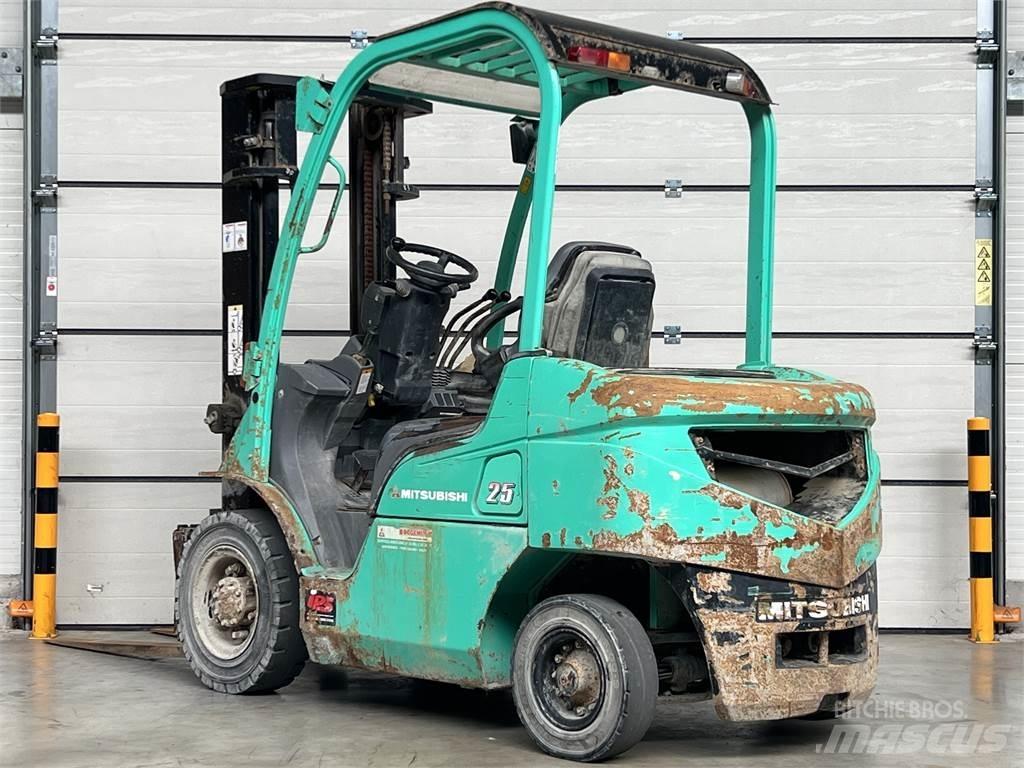 Mitsubishi FD25N Wózki Diesla
