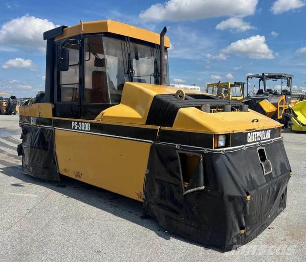 CAT PS 300B Walce ogumione
