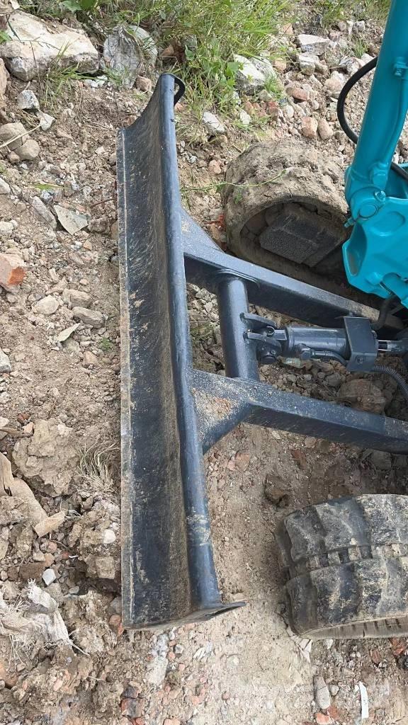 Komatsu U35 Minikoparki