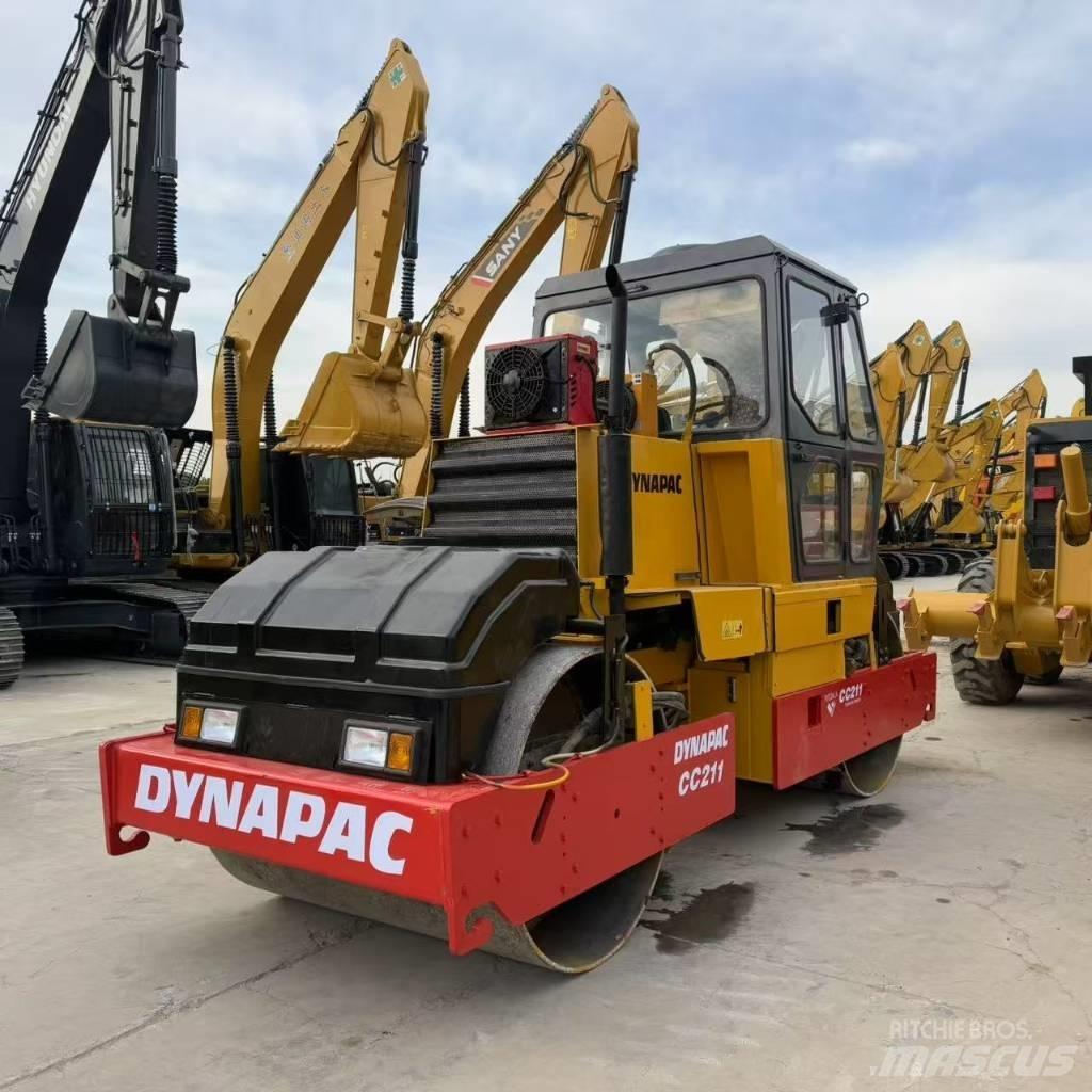 Dynapac CC 211 Walce dwubębnowe