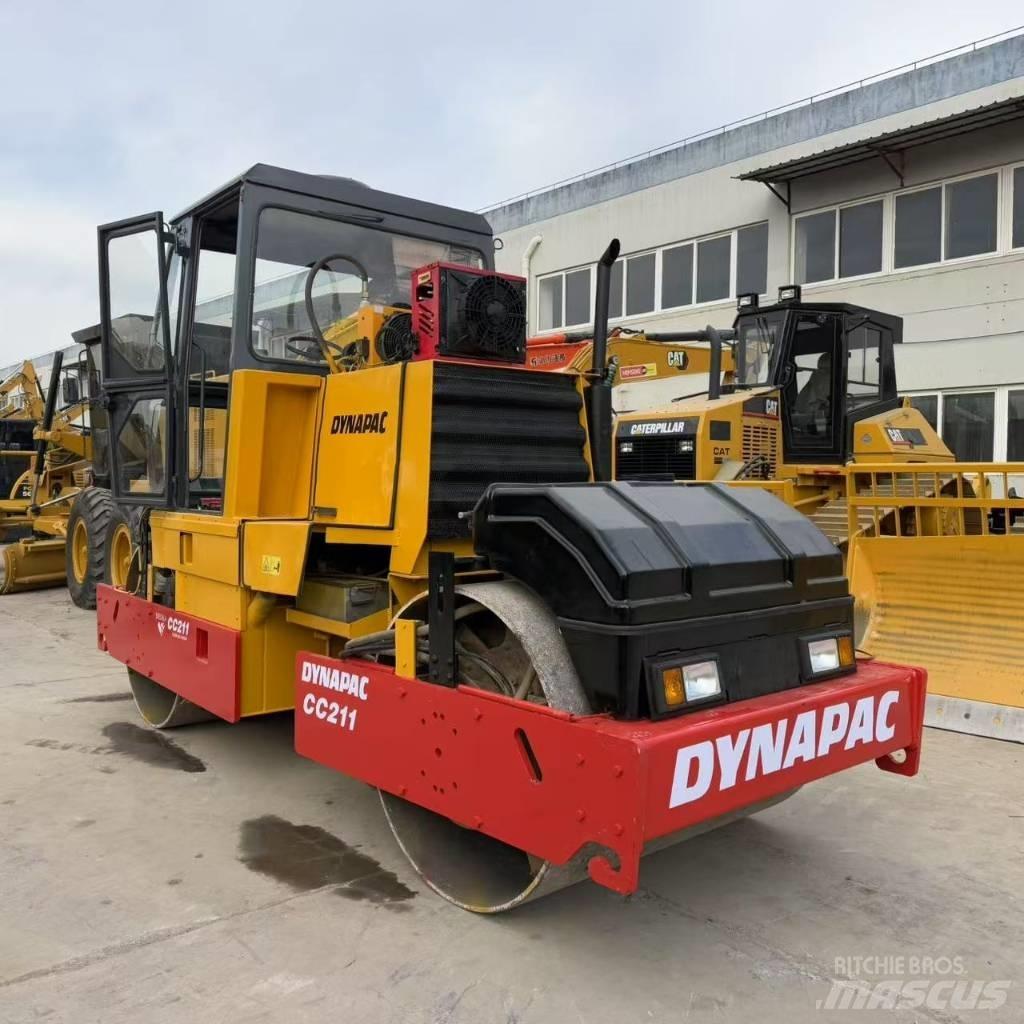 Dynapac CC 211 Walce dwubębnowe