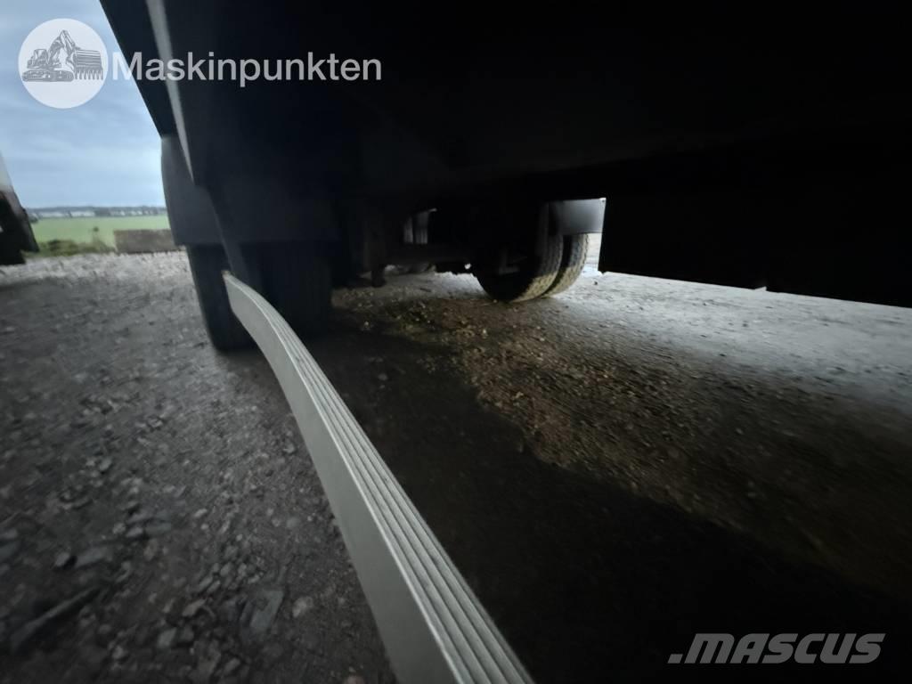 Ekeri S8-D Przyczepy ze skrzynią zamkniętą