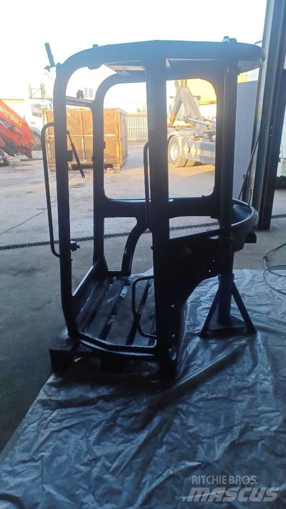 Yanmar Vio 45 Kabiny i wnętrze