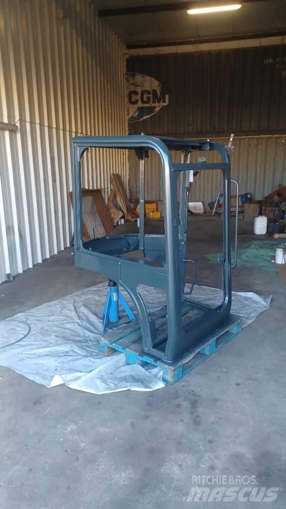 Yanmar Vio 45 Kabiny i wnętrze