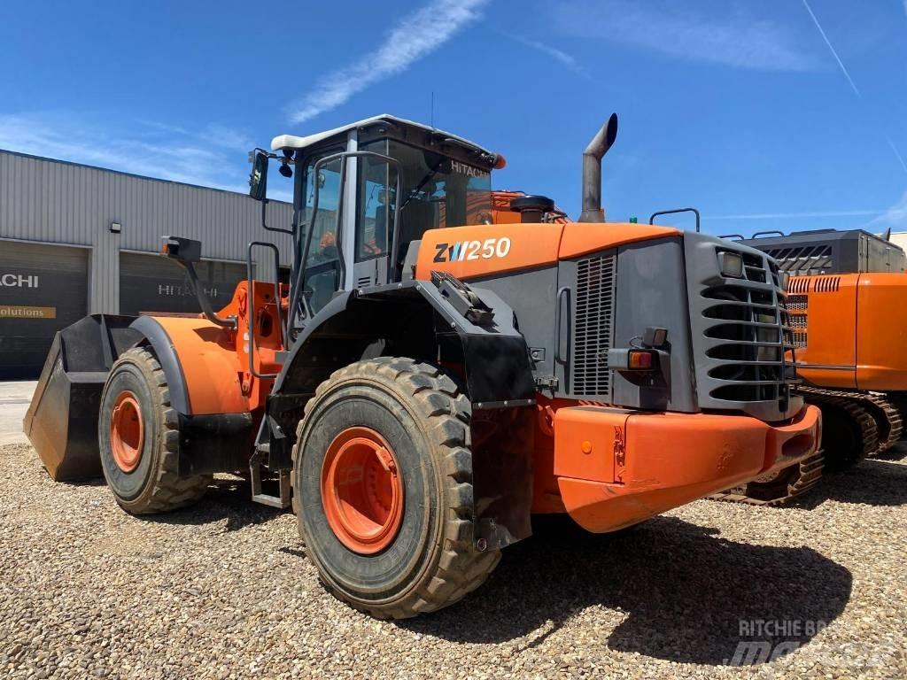 Hitachi ZW 250 Ładowarki kołowe