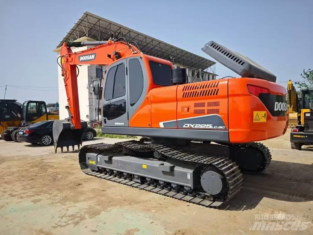 Doosan DX 225 LC Koparki gąsienicowe