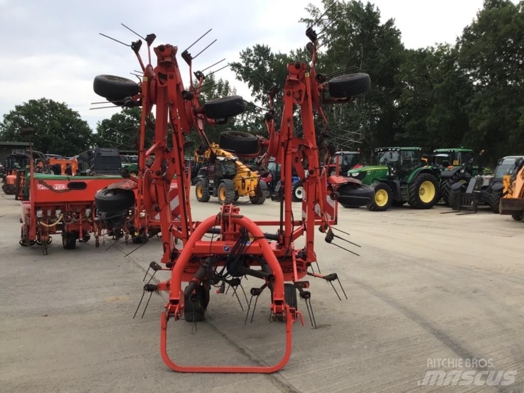 Kuhn GF 8702 Zgrabiarki i przetrząsacze