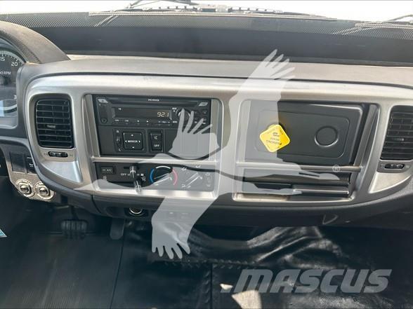 Hino 268A Maszyny budowlane - Inne