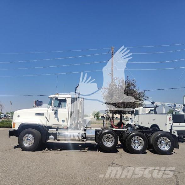 Mack CL733 Ciągniki siodłowe