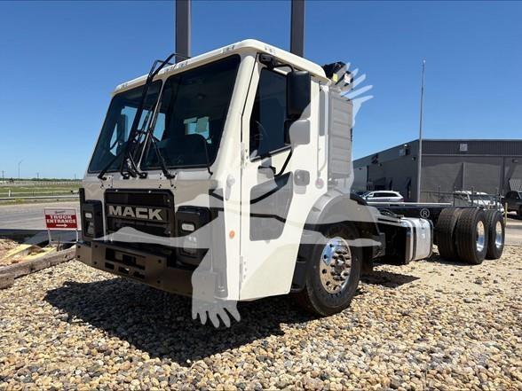 Mack LR64R Pojazdy pod zabudowę