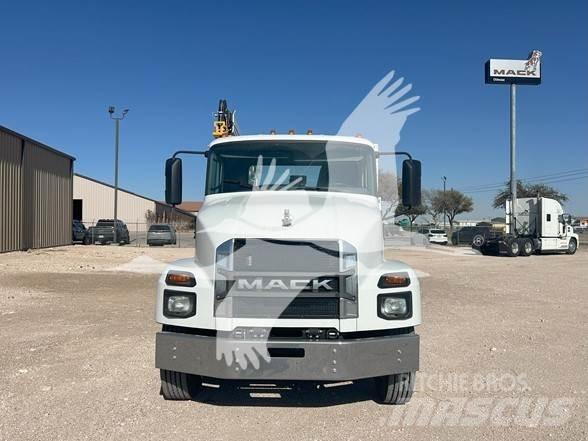 Mack MD6 Maszyny budowlane - Inne