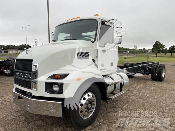 Mack MD6 Ciężarówki typu Platforma / Skrzynia