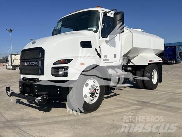 Mack MD6 Cysterna