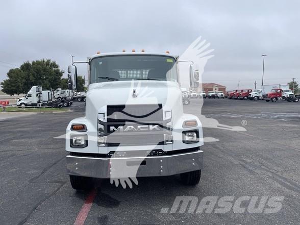 Mack MD6 Maszyny budowlane - Inne