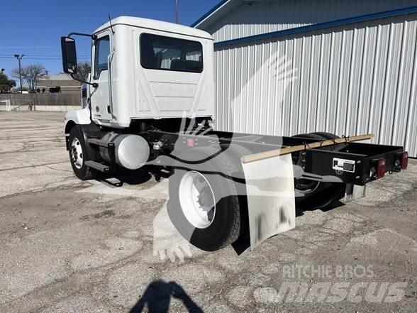 Mack MD6 Pojazdy pod zabudowę