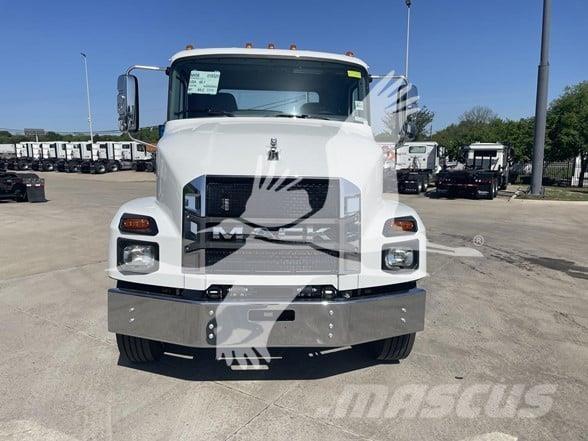 Mack MD6 Ciągniki siodłowe