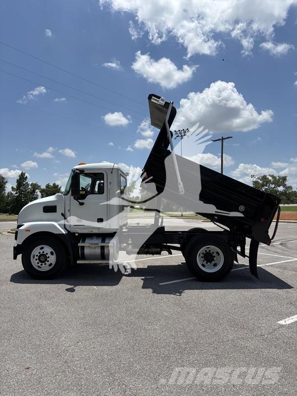 Mack MD6 Wywrotki