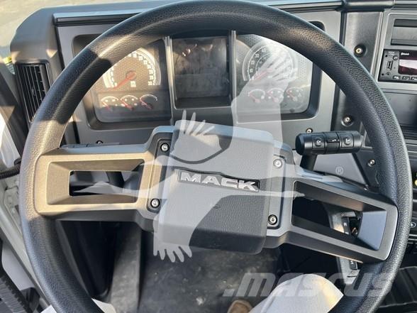 Mack MD6 Maszyny budowlane - Inne