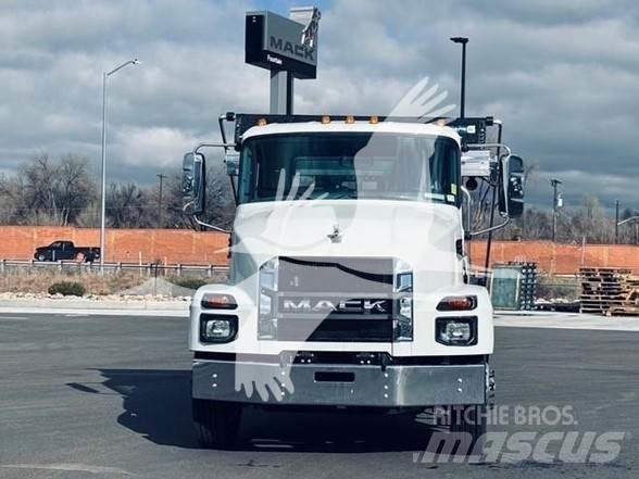 Mack MD7 Maszyny budowlane - Inne