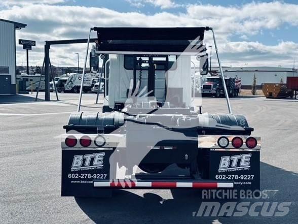 Mack MD7 Maszyny budowlane - Inne