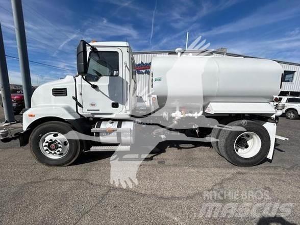 Mack MD7 Cysterna
