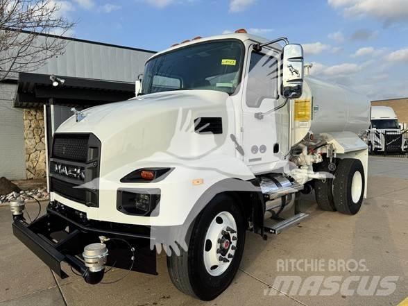 Mack MD7 Cysterna