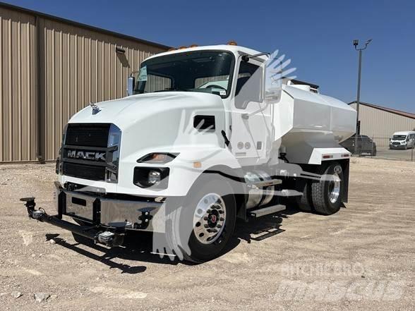 Mack MD7 Cysterna