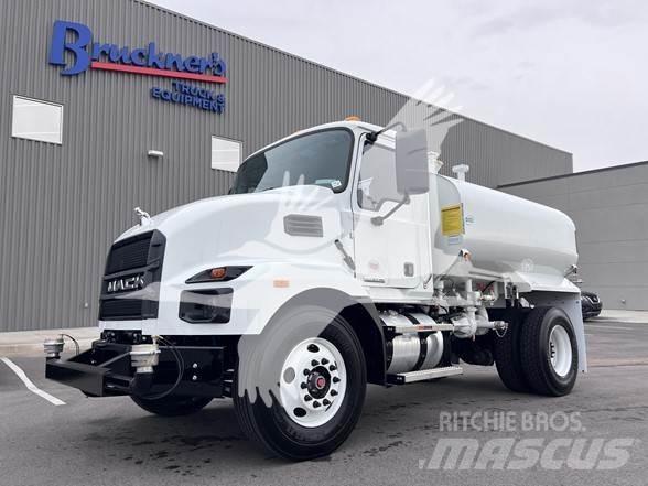 Mack MD7 Cysterna