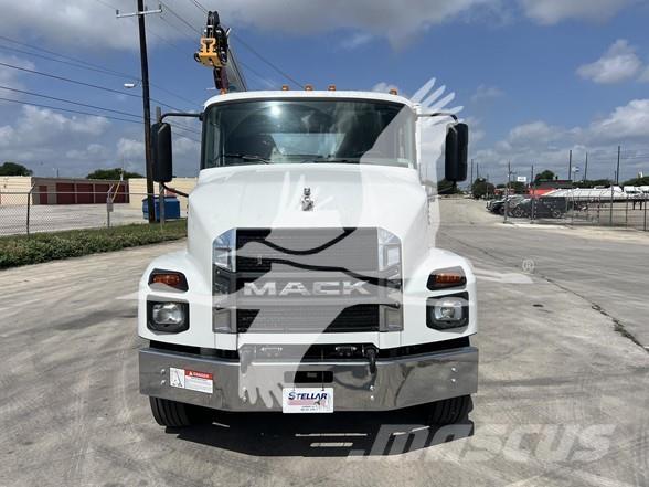 Mack MD7 Maszyny budowlane - Inne