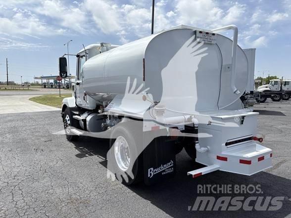Mack MD7 Cysterna